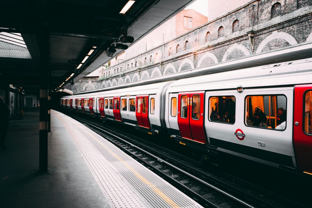 London undergroud train arriving at station