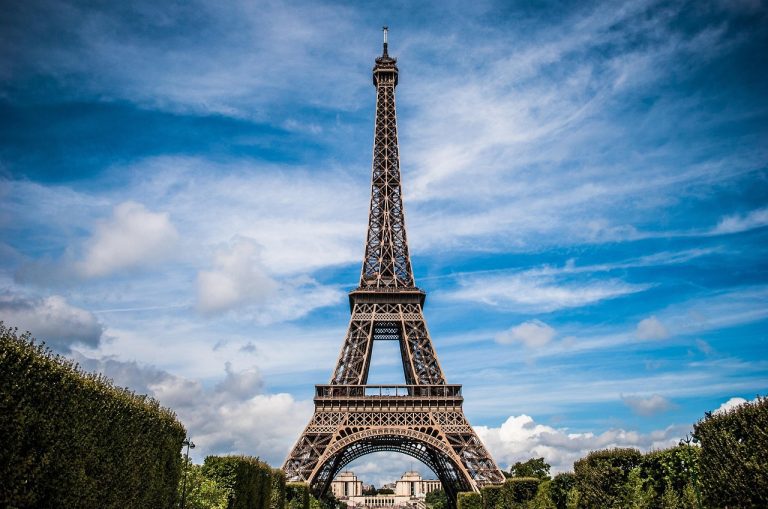Paris Travel Guide
