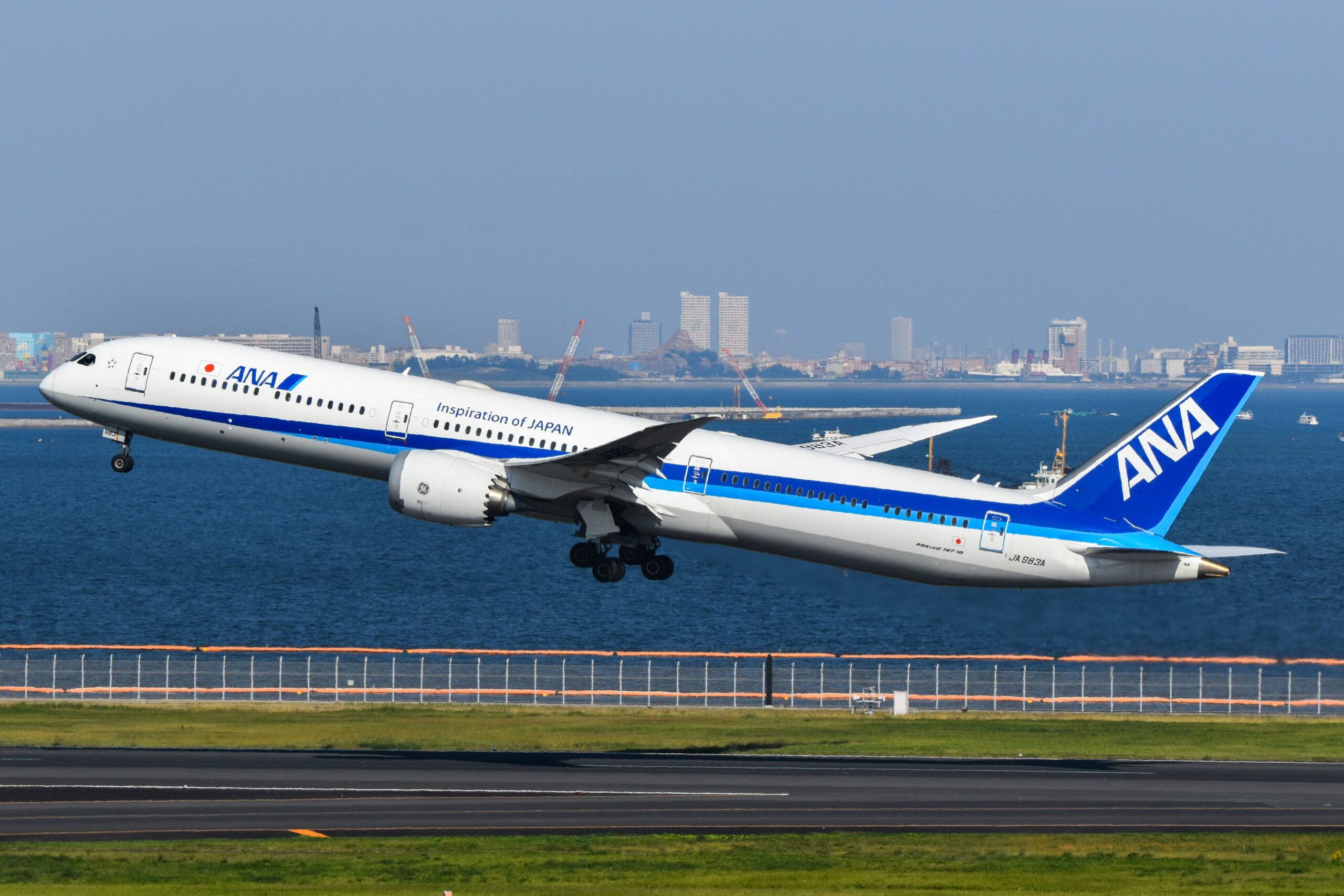 ANA All Nippon Airways Boeing 787 Dreamliner in flight