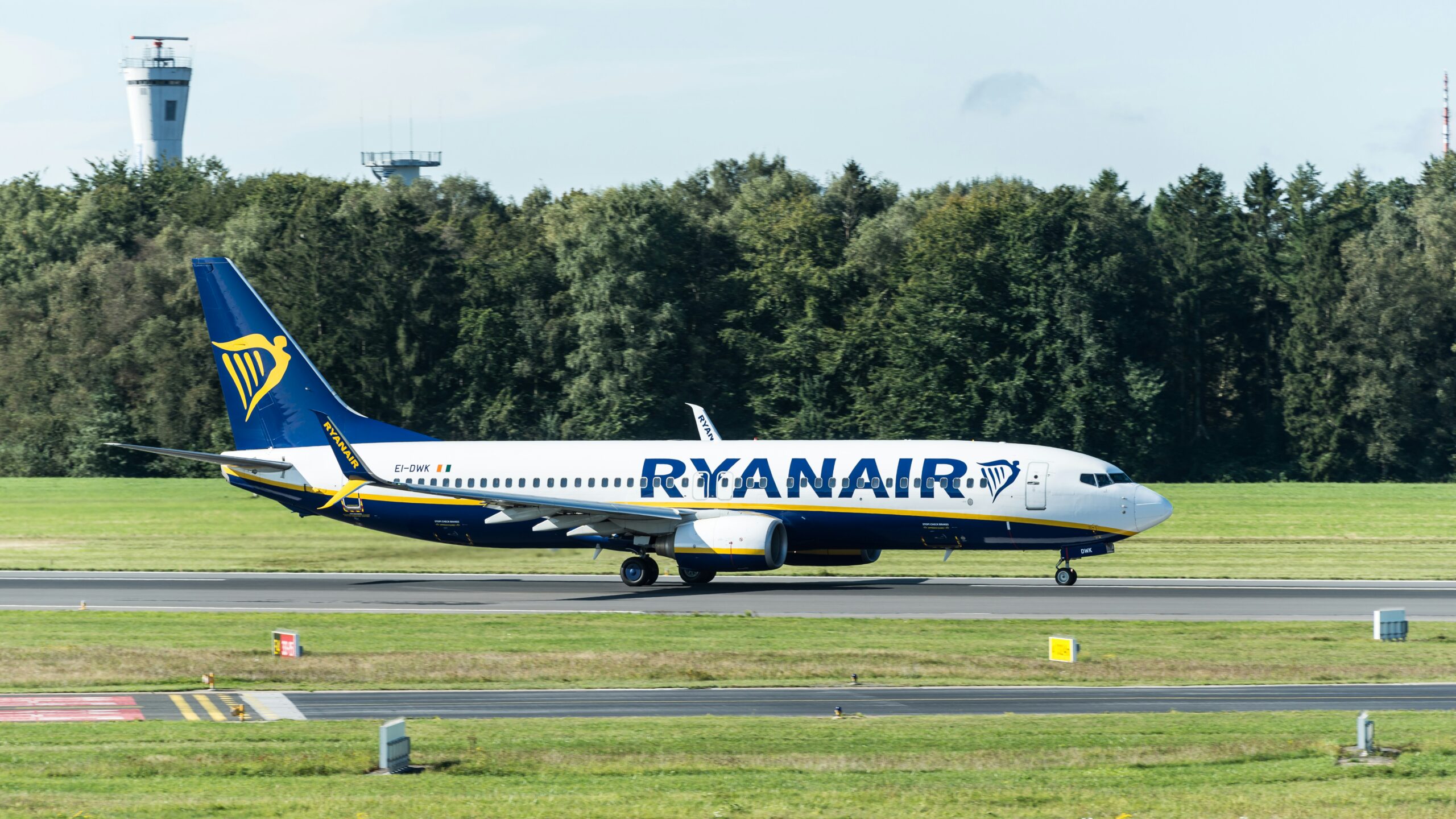 Ryanair Boeing 737 taxiing on runway